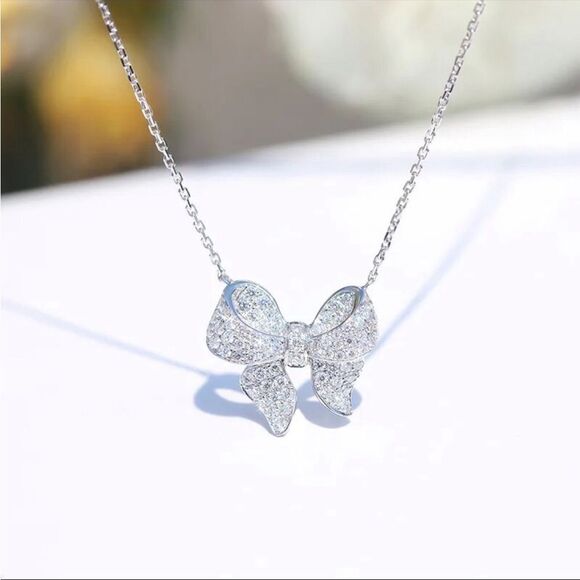 925 Sterling Silver Diamond Bow Pendant Necklace New in Gift Box - Picture 3 of 7